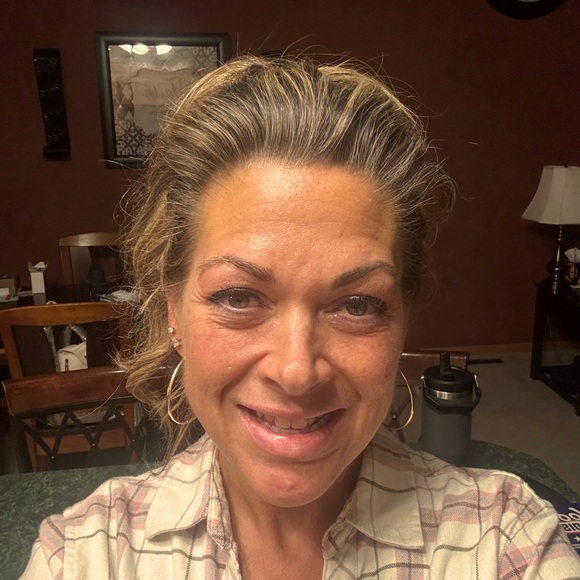 Meet your Posher, Danielle - Picture 1 of 1